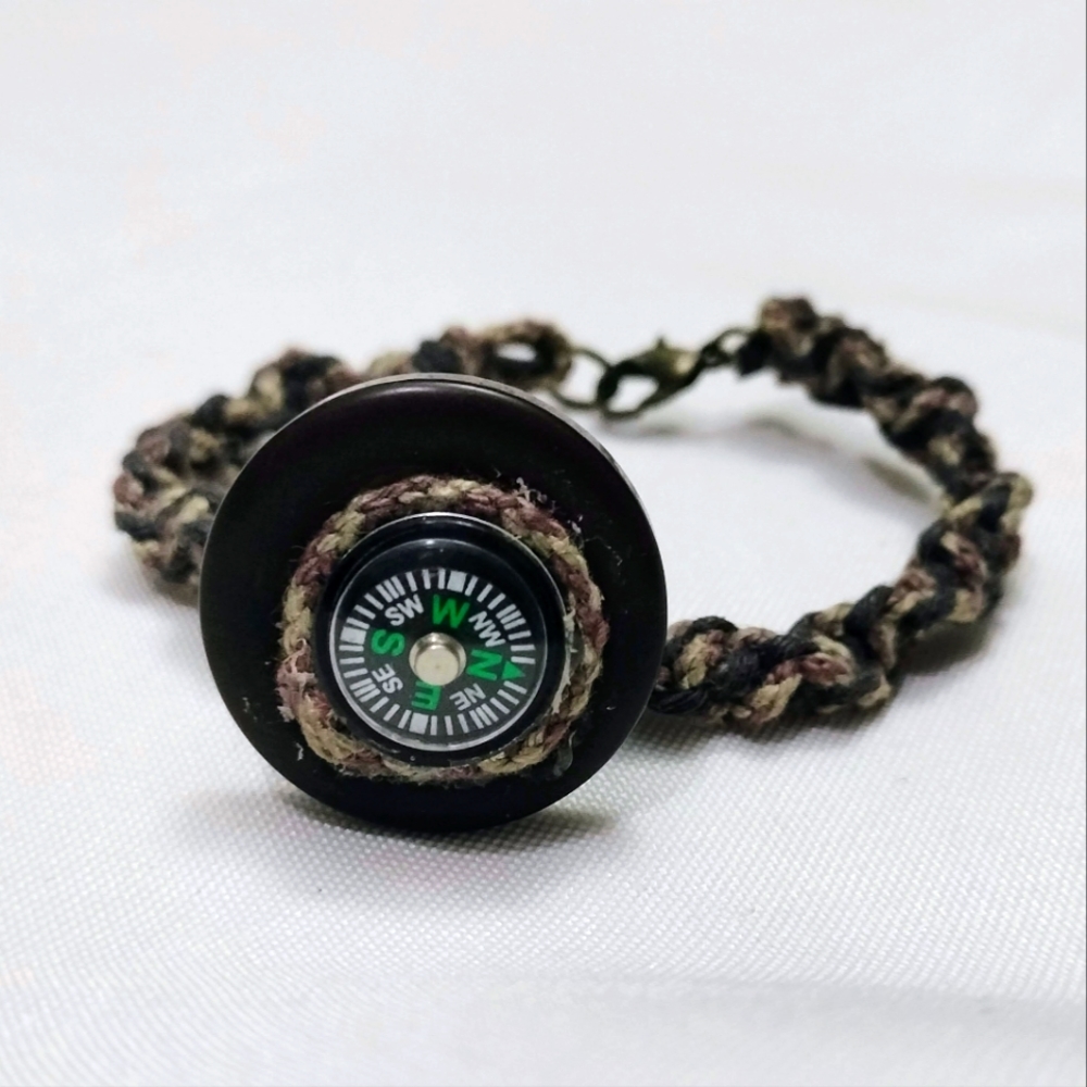 Handmade Unisex Compass Macrame Hemp Bracelet